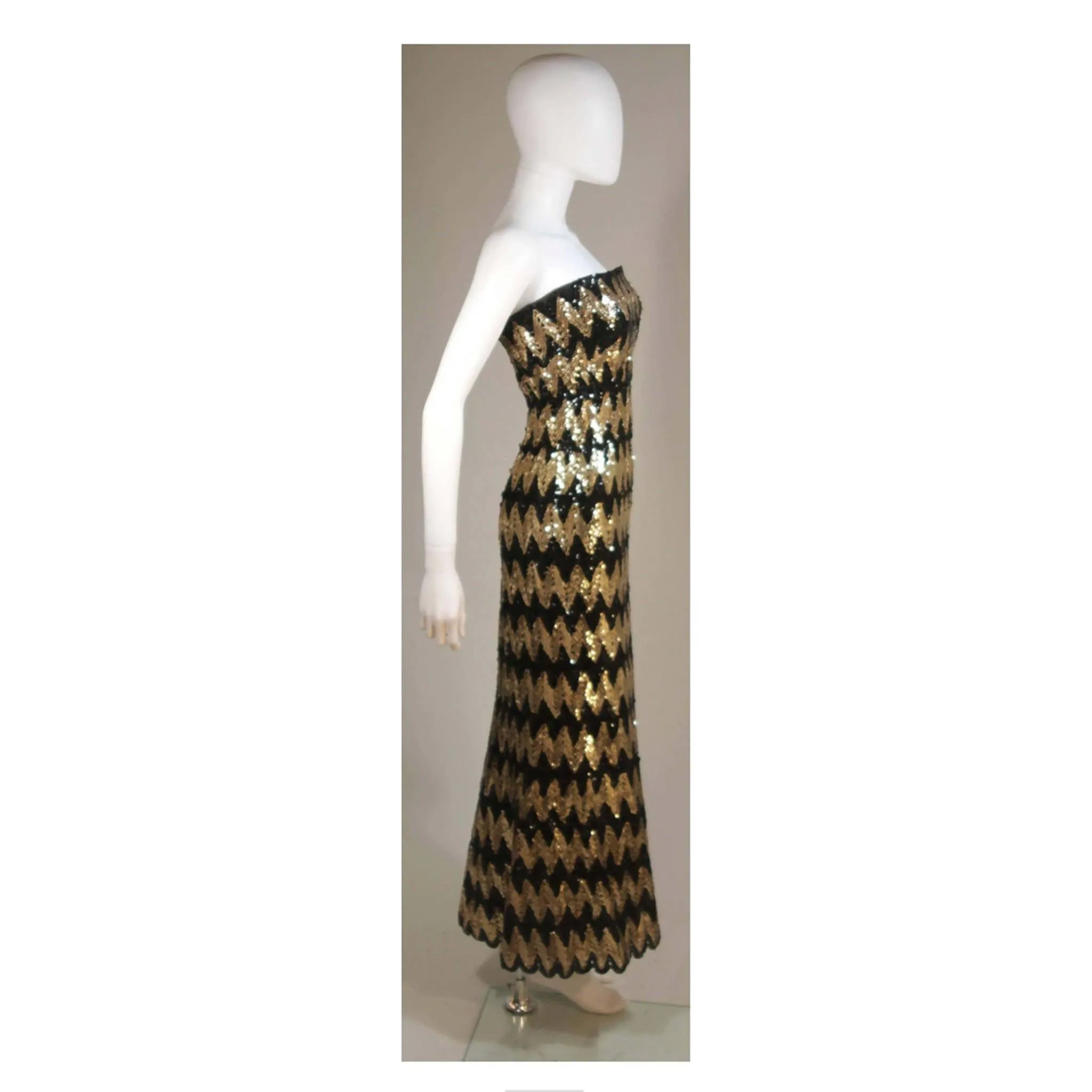 Arnold Scaasi Strapless Black and Gold Knit Sequin Gown | US 2-4